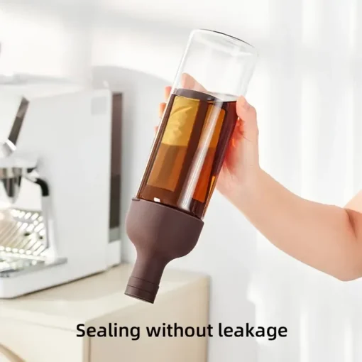 Glass Cold Brew Carafe with Fine Filter – image 1