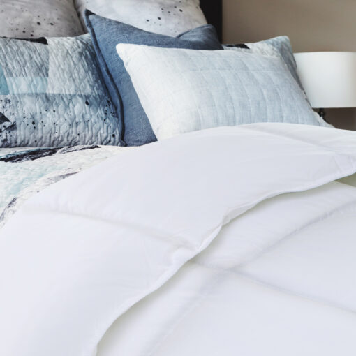 Royal Comfort Silk Blend Winter Quilt – image 4