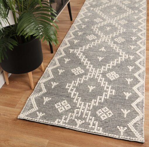 Brand Venture Goa D5 Cream Hand-Tufted Rug – image 8