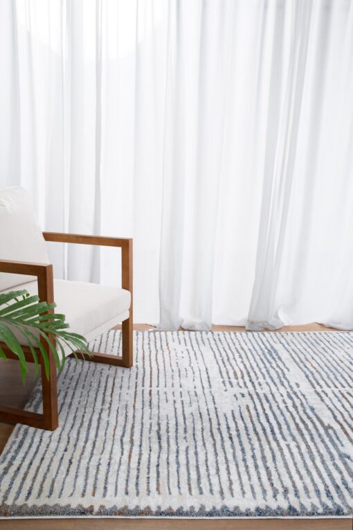 V516-INDU28005-140493-00.jpg Brand Venture Indulgence Polyester Rug 2cm Pile – image 1