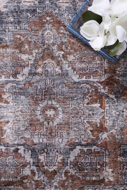 Brand Venture Vintage Crown Rug 240 x 330 cm – image 5