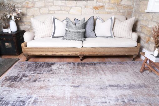 Brand Venture Vintage Crown Thin Pile Rug – image 6