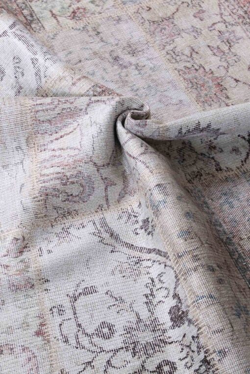 Brand Venture Vintage Crown Rug 280 x 380 Thin Pile – image 3