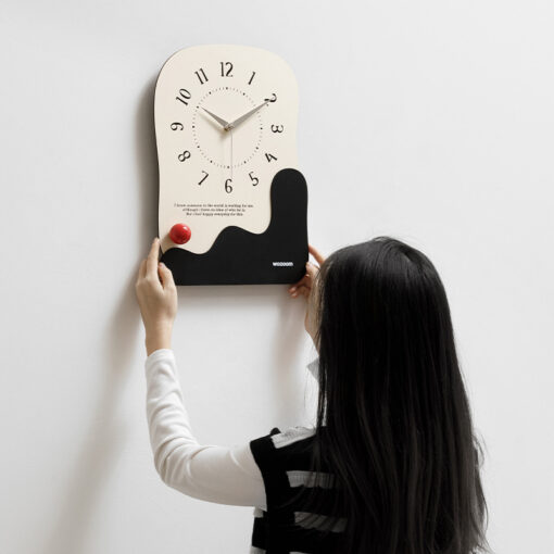 Elosung Silent Wavy Wall Clock with Ceramic Accent – image 2