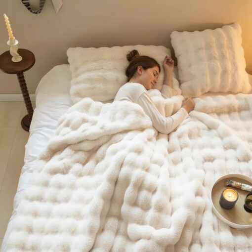 V888-ELOSUNG49320-202604071140-00.jpg Elosung Faux Fur Bubble Blanket 200 x 230 cm – image 1