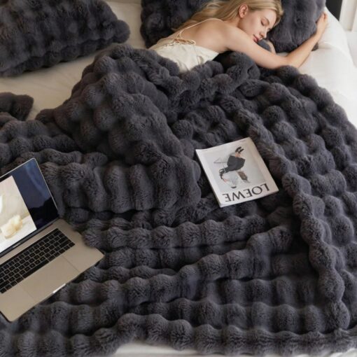 V888-ELOSUNG49334-202604071141-00.jpg Elosung Bubble Faux Fur Blanket Set 200 x 230 cm – image 1